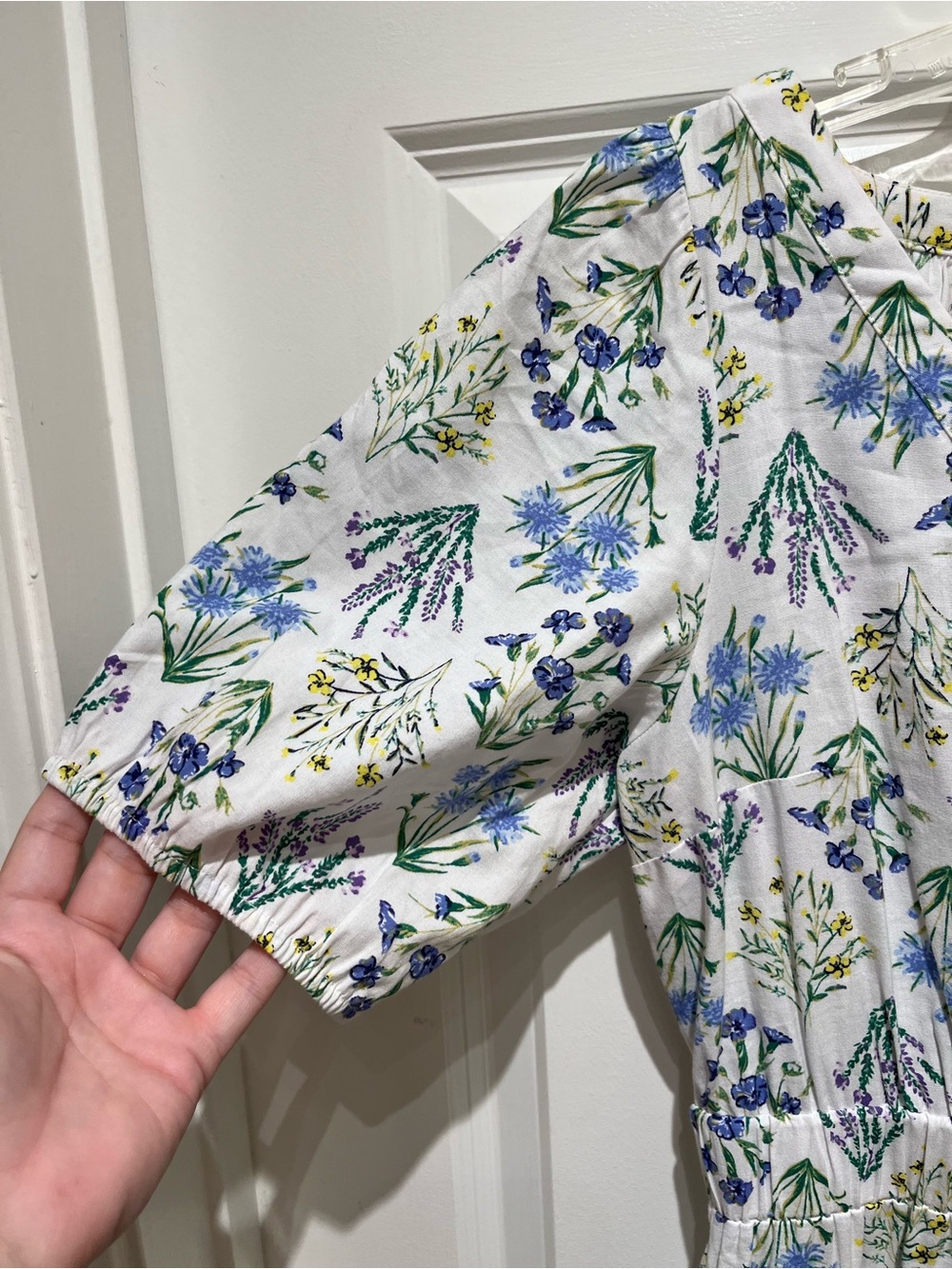 EUC LOFT Bouquet Back Cutout Midi Dress with Blue and Green Floral Print Sz SM - Picture 5 of 11